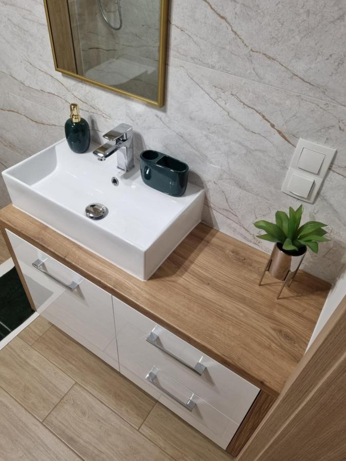 Apartament Sloneczny -Sciegiennego Kielce Buitenkant foto