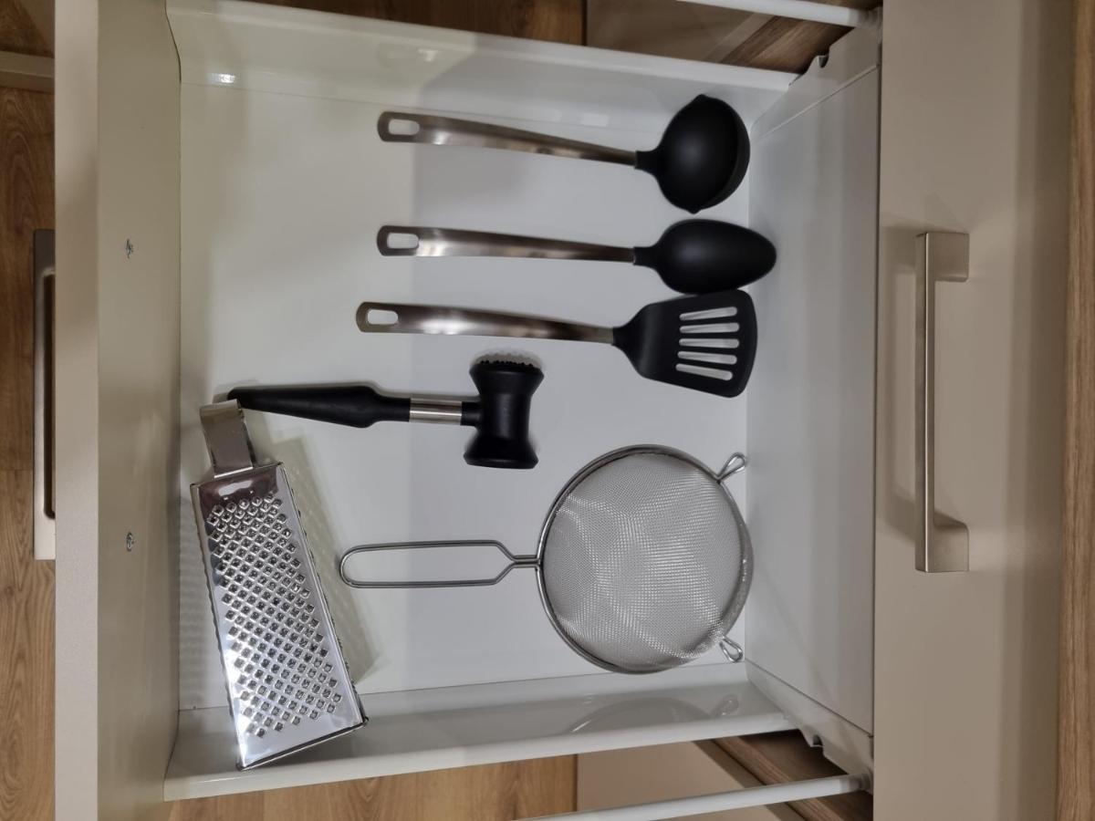 Apartament Sloneczny -Sciegiennego Kielce Buitenkant foto