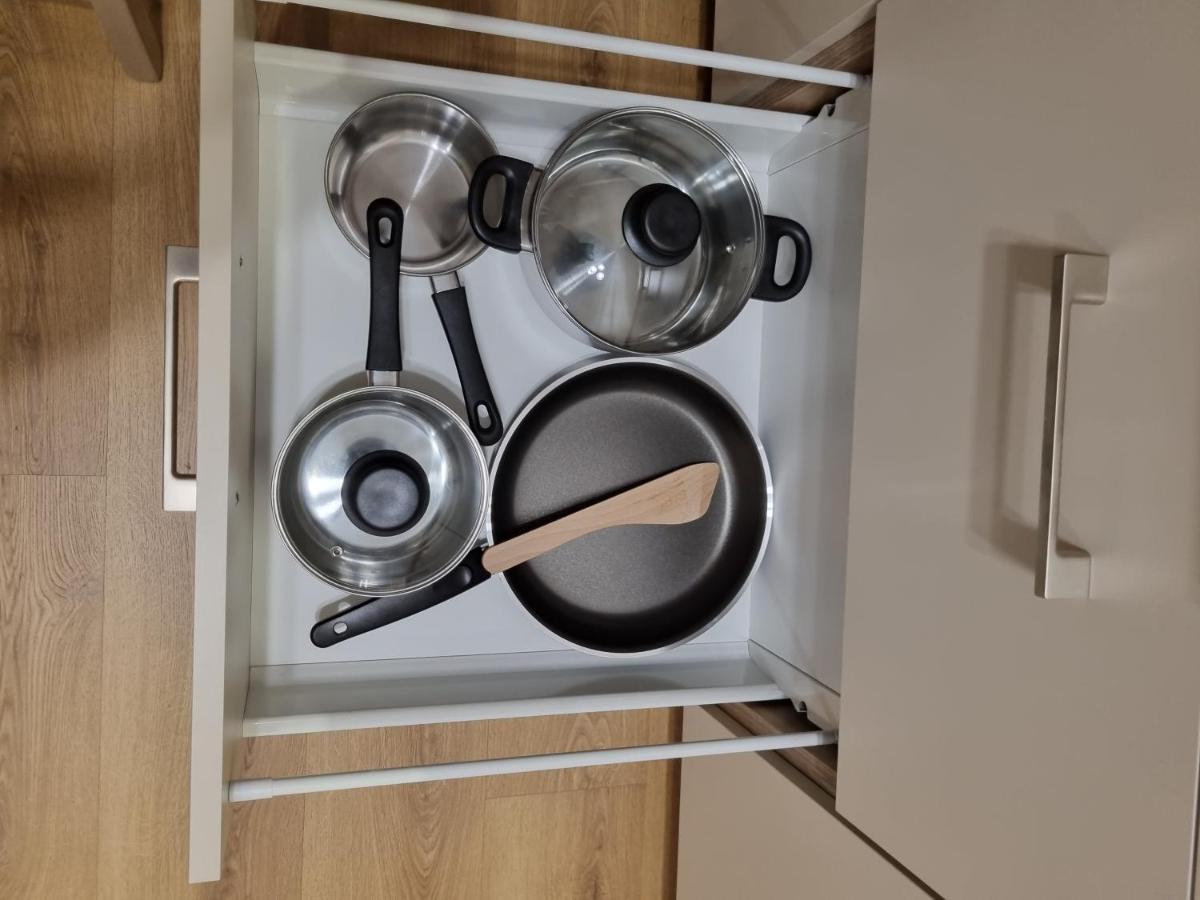 Apartament Sloneczny -Sciegiennego Kielce Buitenkant foto